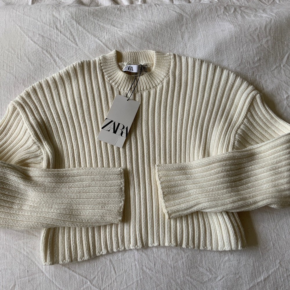 ZARA cropped white ribbed sweater